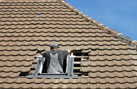 Pose de velux - Saint-Georges-de-Pointindoux